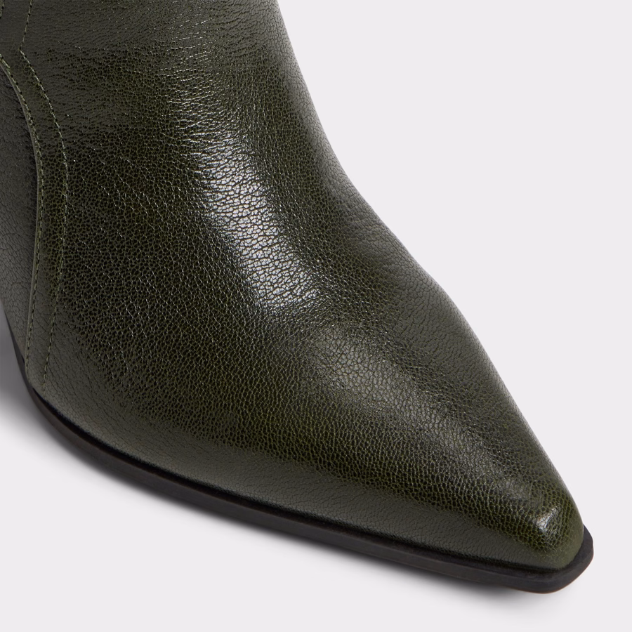 Saddle