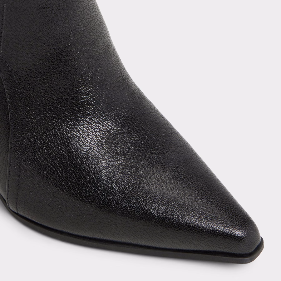 Saddle
